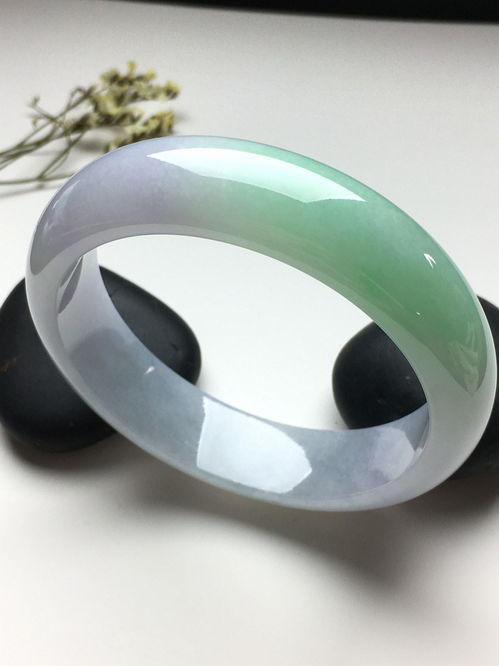 糯米玉手鐲能養(yǎng)透嗎？功效與作用解析