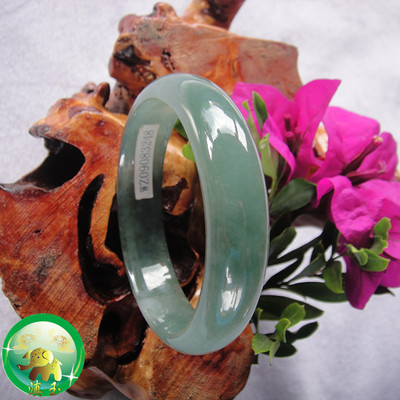 騰越瓊玉翡翠坊 天然老坑帕敢油青手鐲的典雅風(fēng)韻