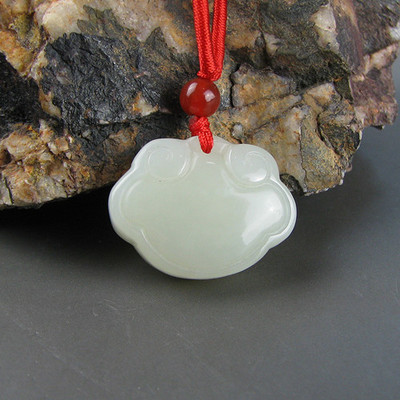 玉石吊墜的佩戴與保養(yǎng)指南